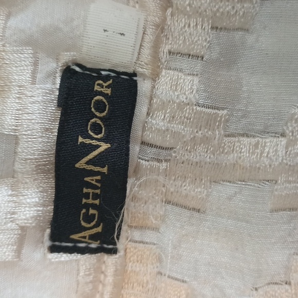 AGHA NOOR Pakistani/INDIAN DRESS 100% SILK with silk embroidery on bottom. - Picture 12 of 16